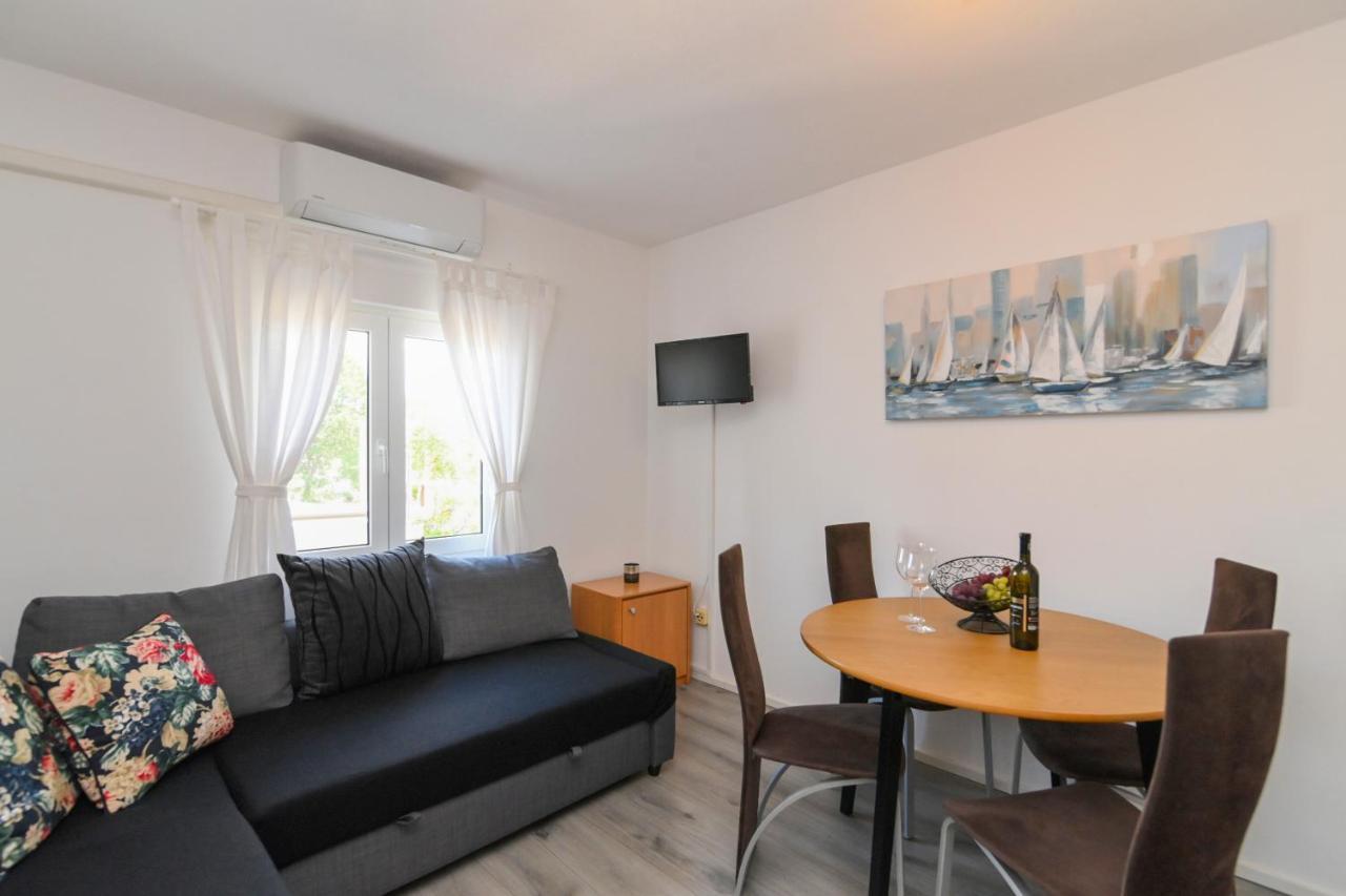 Apartments Basic Sveti Anton 88 Malinska Exterior foto