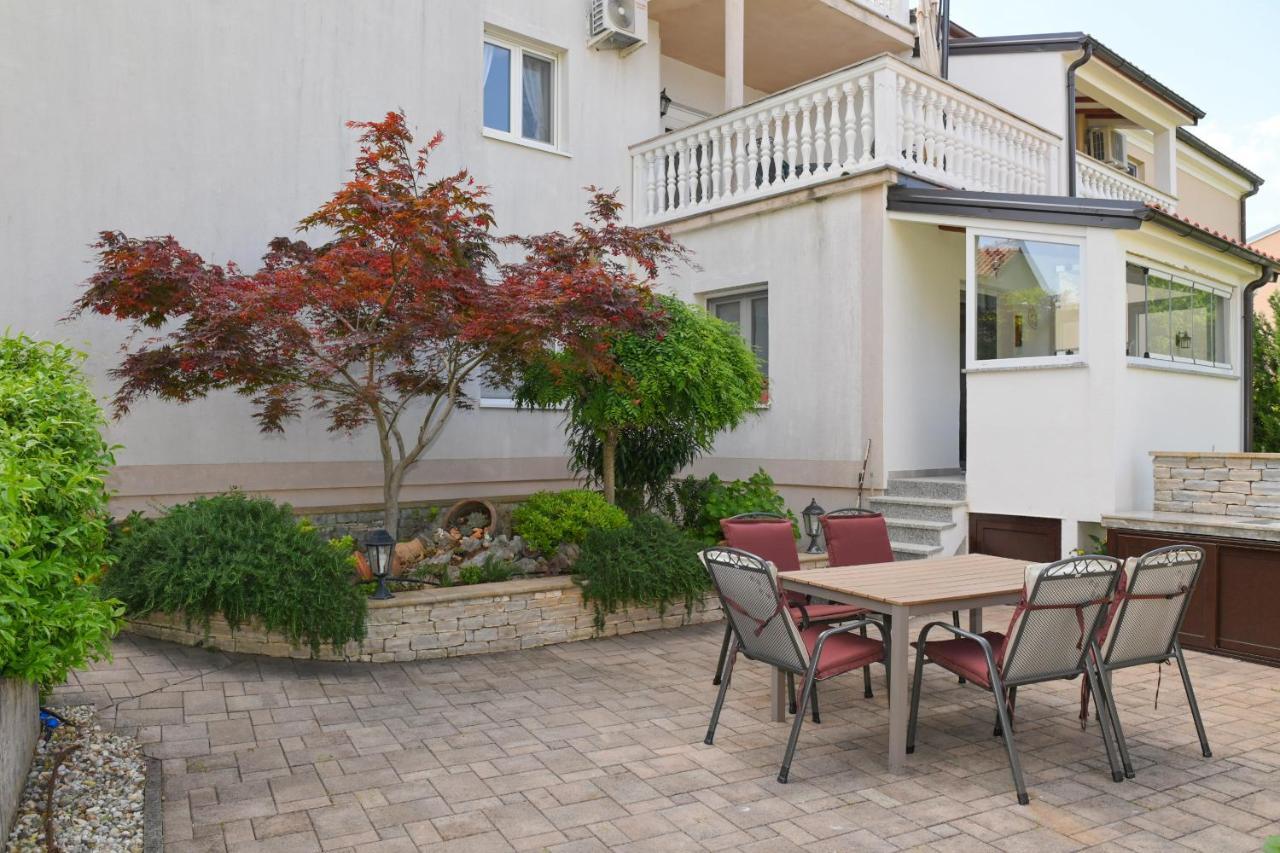 Apartments Basic Sveti Anton 88 Malinska Exterior foto